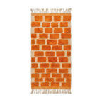 Tapis berbère Azilal orange à motif briques en relief, laine naturelle tissée main, style moderne et texture shaggy - Maison Berbère.