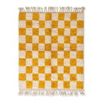 Tapis berbère jaune à damier en laine naturelle tissé main style damier moutarde et blanc