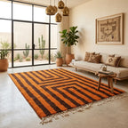 Tapis berbère design géométrique orange et marron dans un intérieur moderne, décoration élégante et tendance