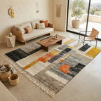 Tapis berbère à motifs géométriques multicolores dans un salon contemporain chaleureux et lumineux