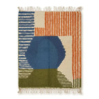 Tapis berbère graphique bleu et orange avec rayures contemporaines, design artistique pour salon moderne et déco tendance
