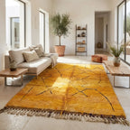 Tapis berbère jaune dans un salon élégant décoration bohème chic avec mobilier naturel et ambiance chaleureuse