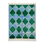 Tapis berbère Azilal aux motifs losanges géométriques bleu et vert laine naturelle fait main