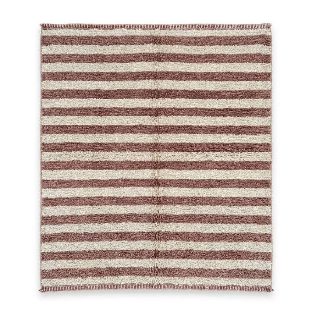 Tapis berbère à rayures horizontales vieux rose et beige en laine naturelle tissé à la main
