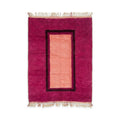Tapis berbère Boujad rose fuchsia et rectangle central pêche tissé à la main en laine naturelle