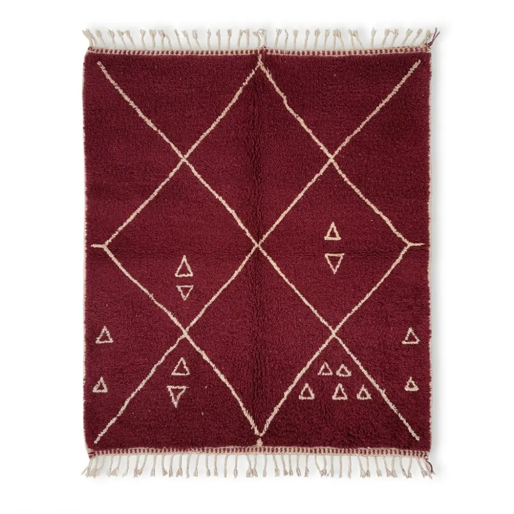 Tapis berbère en laine bordeaux à motifs losanges blancs et triangles style Beni M'Guild fait main