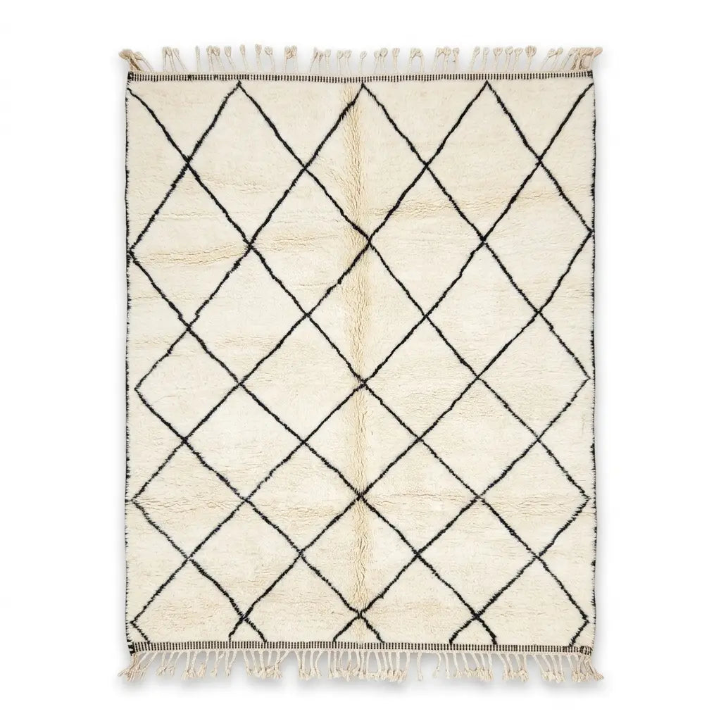 Tapis berbère Beni Ouarain blanc crème à motifs losanges noirs en laine naturelle fait main